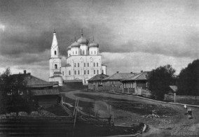 Стефановский собор, вид с улицы Троицкой (с ноября 1918 г. - улица Ленина) начало XX в.
