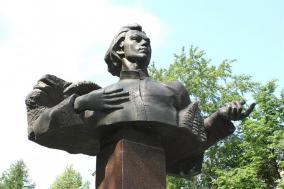 Памятник Михаилу Сеспелю: Фото Алексея Радченко. НА-СВЯЗИ.ru