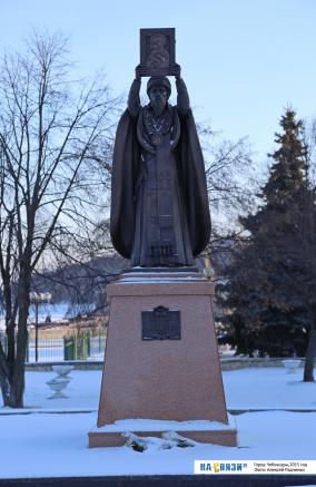 Памятник святителю Гурию: Фото А. Радченко. НА-СВЯЗИ.ru