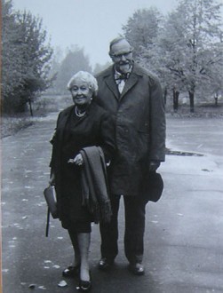 А.И. Опарин с супругой. Углич. Фото 1976 г.