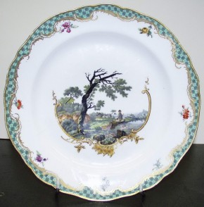 Тарелка из «охотничьего» сервиза