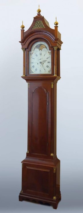 Grandfather clock in mahogany case