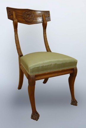 Два стула в форме „клисмос“