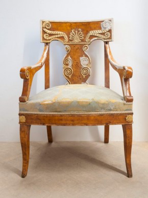 Кресло из гарнитура мебели