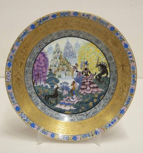 Тарелка «Девушки и лани»