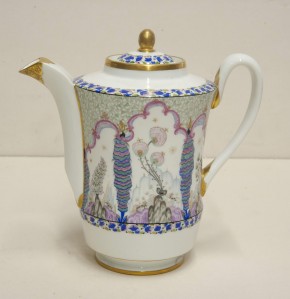 Чайник с крышкой из чайного сервиза 