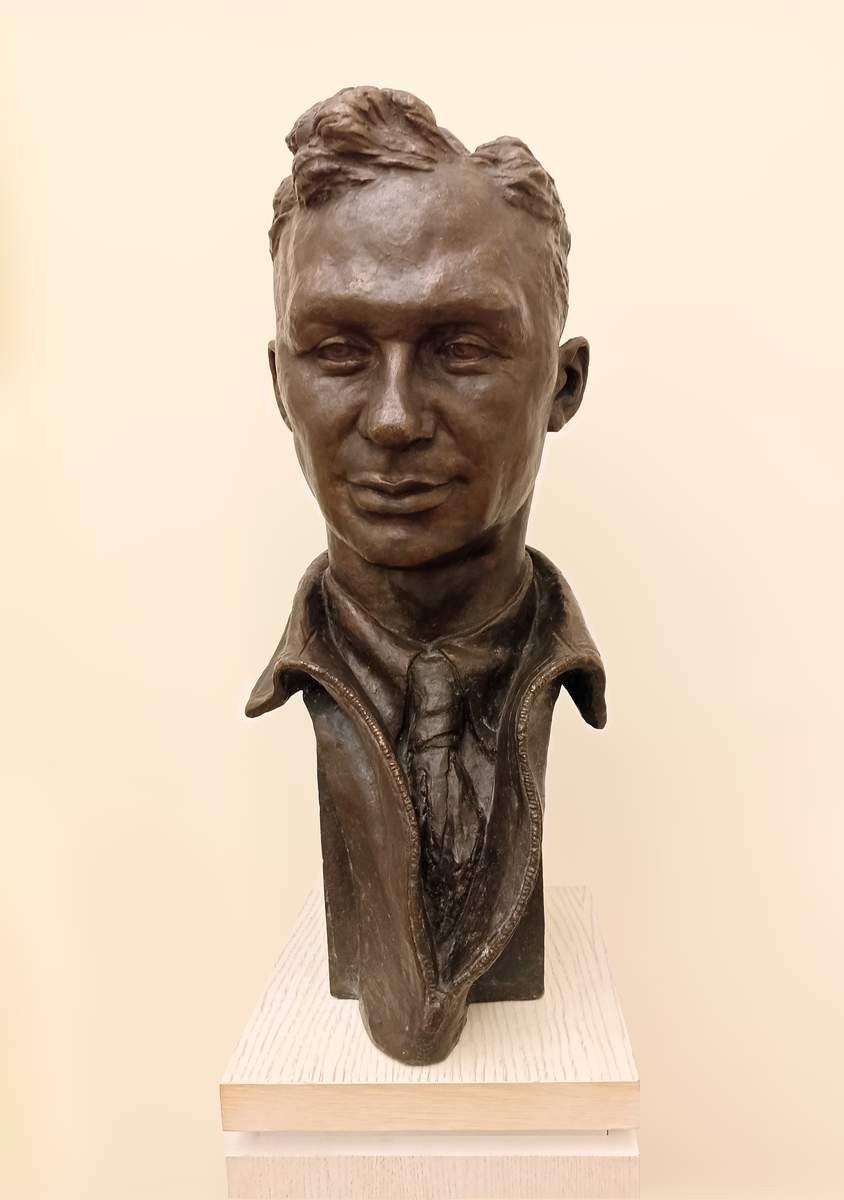 Портрет летчика Владимира Константиновича Коккинаки, Vera Mukhina, 1939. Отлив: 1963